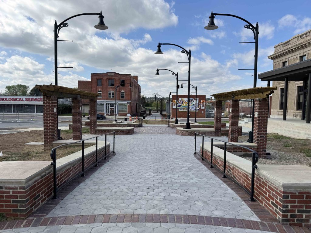 Walnut St Arbor Land Design